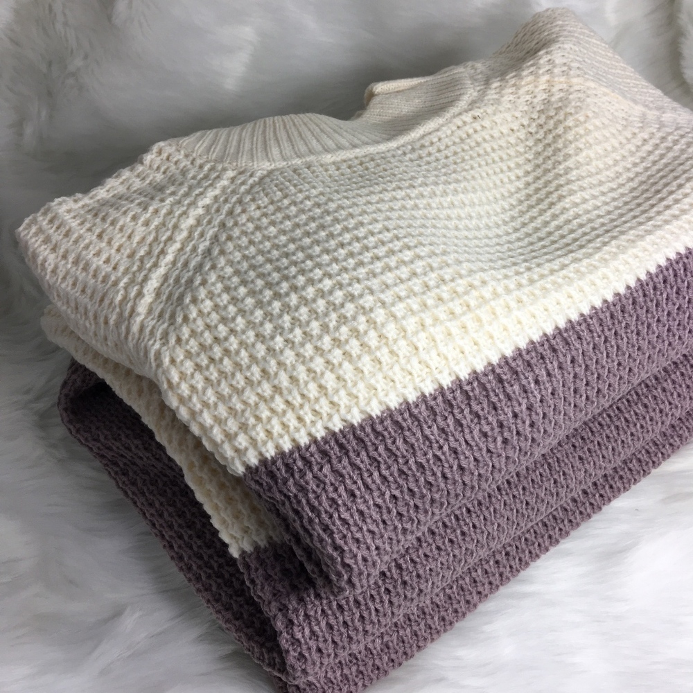 Color Block Waffle Knit Split Back Sweater - Picture 5 of 8